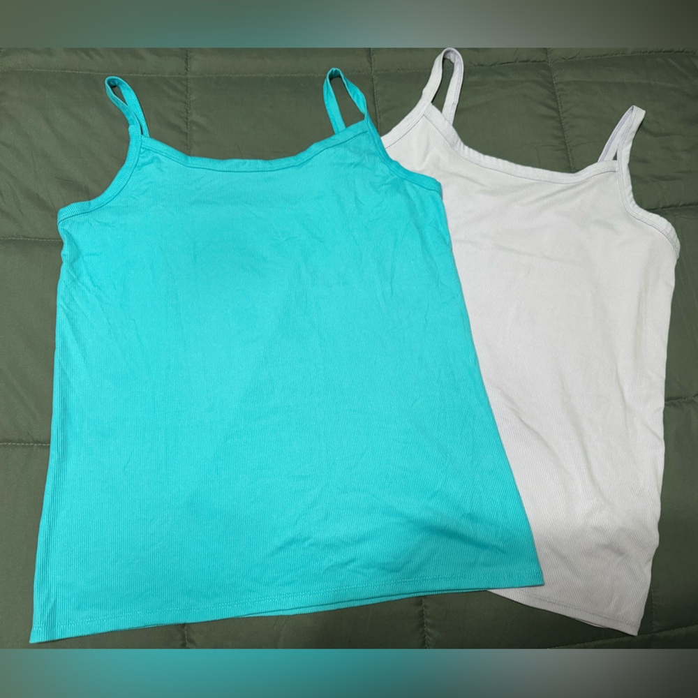 Multiple Tank Tops - Picture 3 of 5
